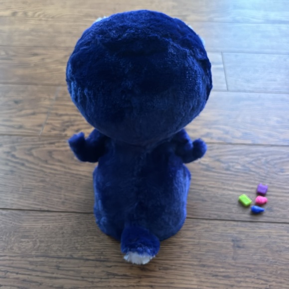 Penguin - fur Real (4 treats included)- only played with once! - Picture 4 of 5